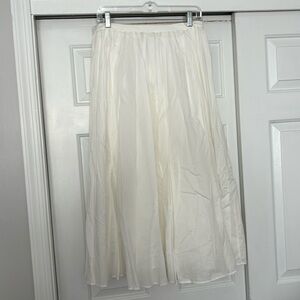 NWT pleated white Zara skirt